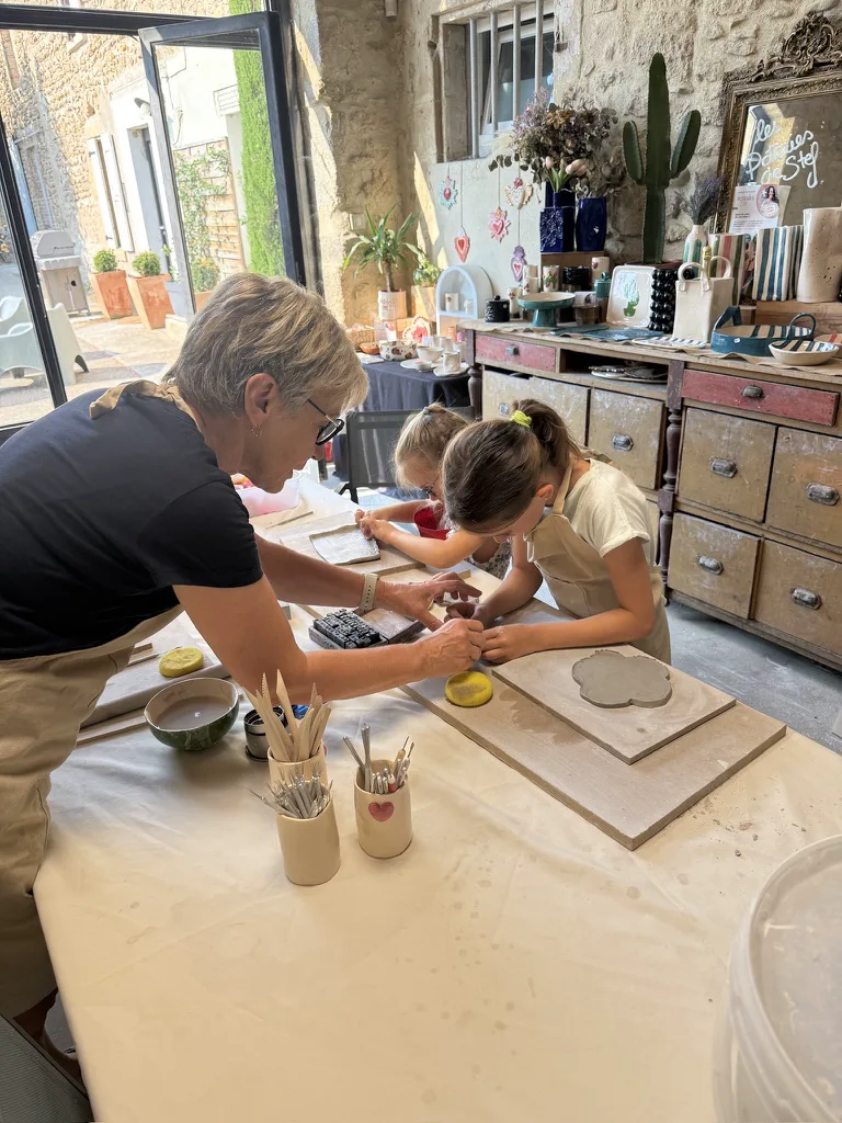 Poterie en famille : une activité pour les vacances de la Toussaint