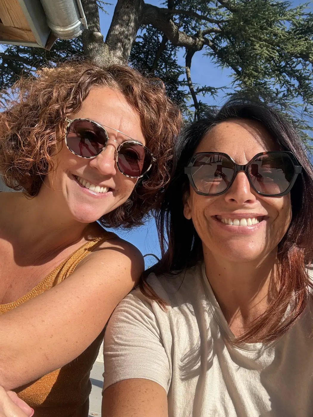 St&eacute;phanie et Charlotte, les deux h&ocirc;tes du week-end